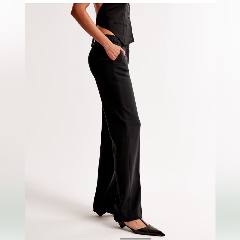 Abercrombie & Fitch Black low rise tailored straight pants pant 25